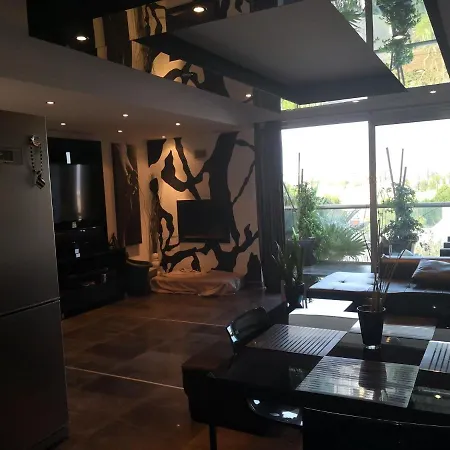 Fine Designed Flat 302 라르나카